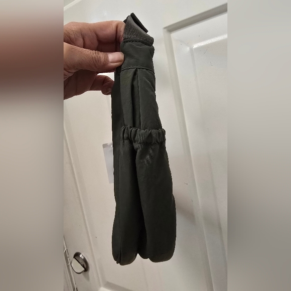 Uniqlo Round Dark Green Mini Nylon Bag Crescent W/ Inside And Side Pockets-NWT - Picture 5 of 12